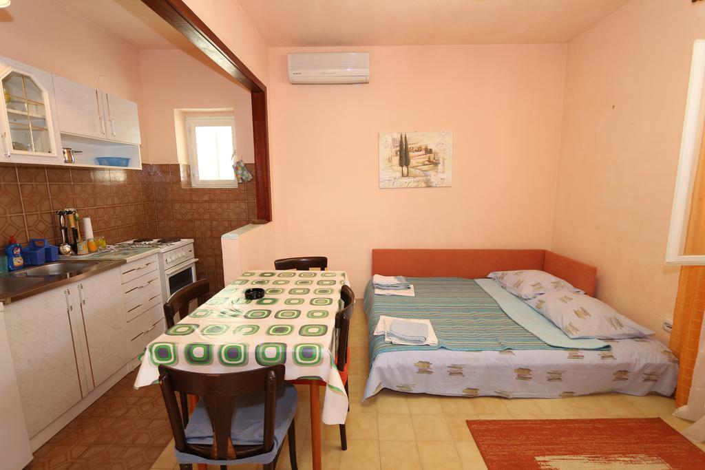 Apartments Antoneta Makarska Exteriör bild