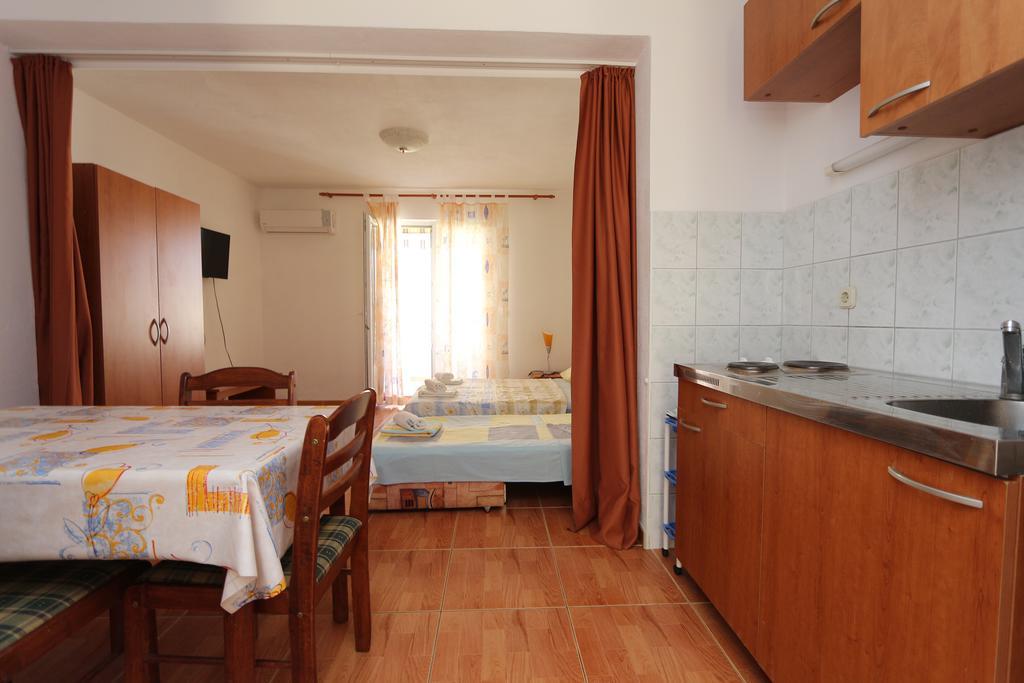 Apartments Antoneta Makarska Exteriör bild
