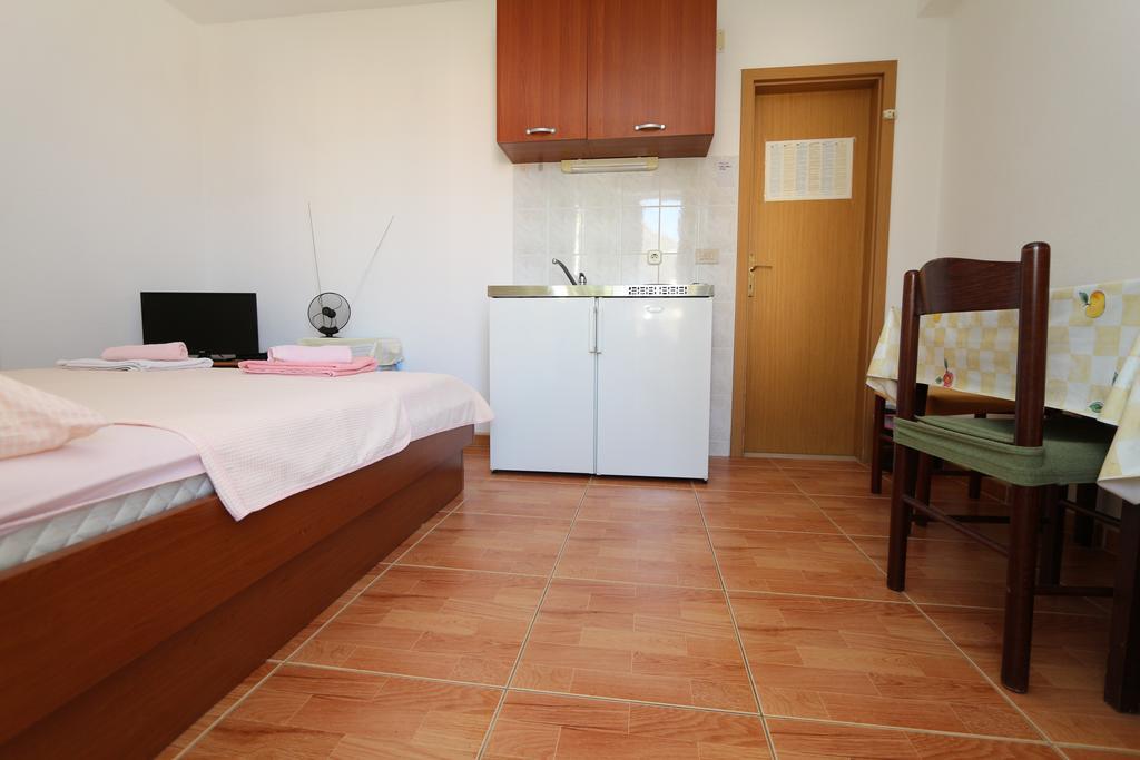 Apartments Antoneta Makarska Exteriör bild