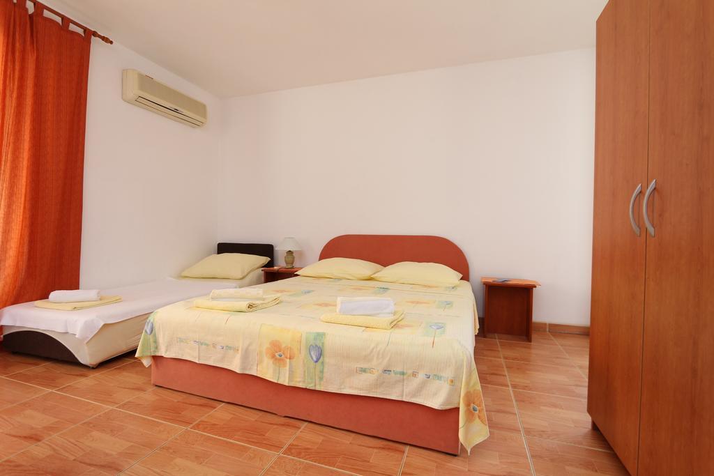 Apartments Antoneta Makarska Exteriör bild